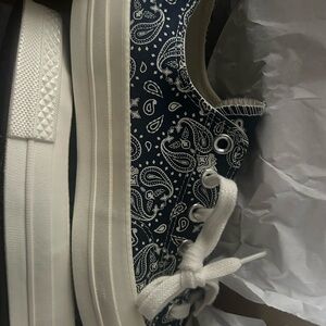 NIB Converse Paisley Low-Top Sneakers in Navy and White with matching tote bag.